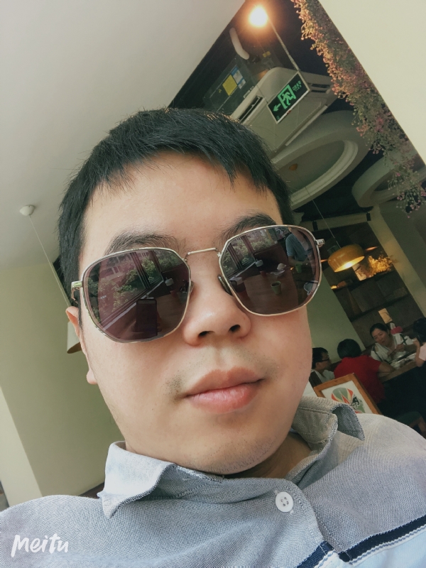 月台等路人的第一张照片--福建上门女婿服务网
