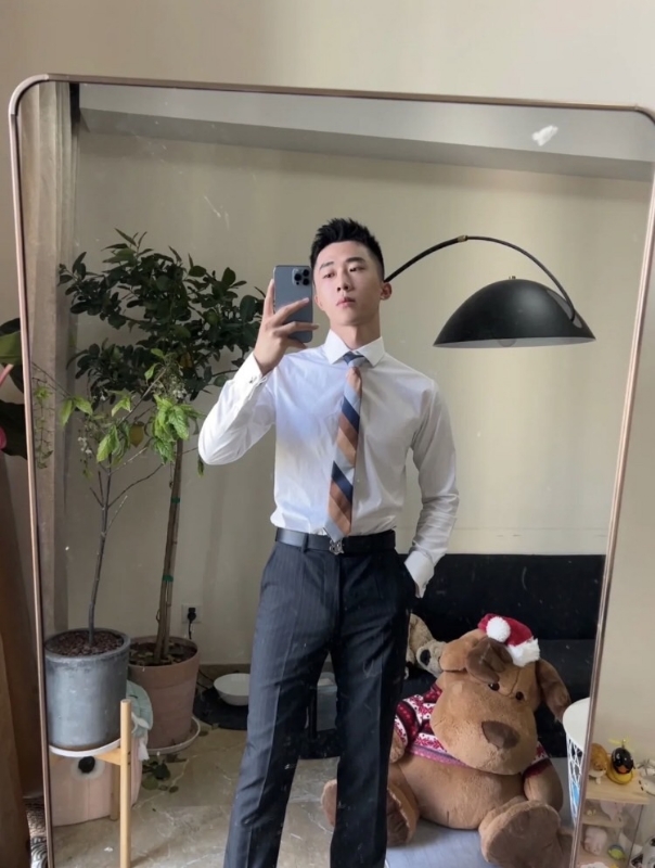 张浩的第一张照片--福建上门女婿服务网