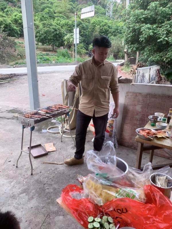 你黑我哟的第一张照片--福建上门女婿服务网